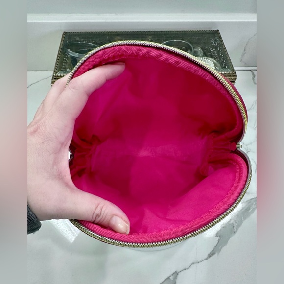 Le Mini Macaron Magenta Velour Makeup/Cosmetics Bag - EUC - Picture 9 of 13